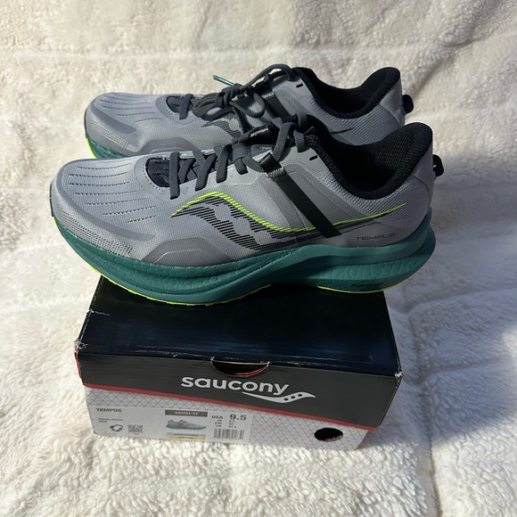 Saucony Men's Tempus Sneaker - Fossil/ Moss - Size 9.5 New